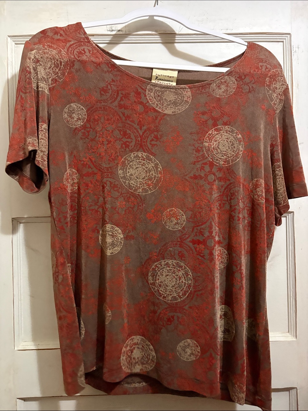 Scoop Neck Short Sleeve Top in Rust, Taupe & Cream